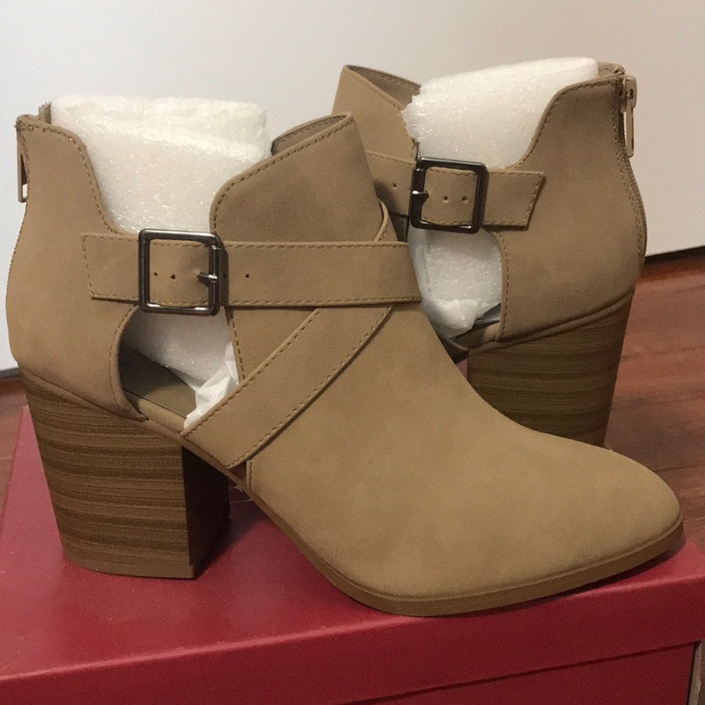Light brown/Taupe CR booties